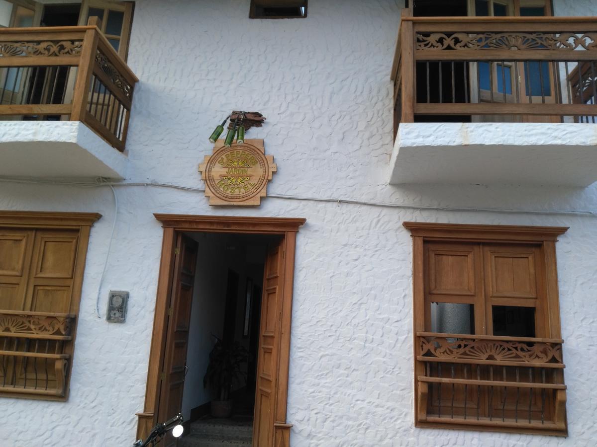 Sergeant Pepper'S Hostel Jardin Bagian luar foto