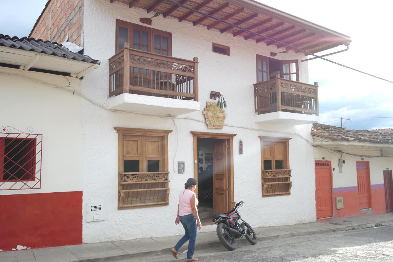 Sergeant Pepper'S Hostel Jardin Bagian luar foto