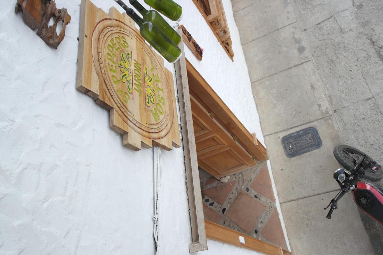Sergeant Pepper'S Hostel Jardin Bagian luar foto