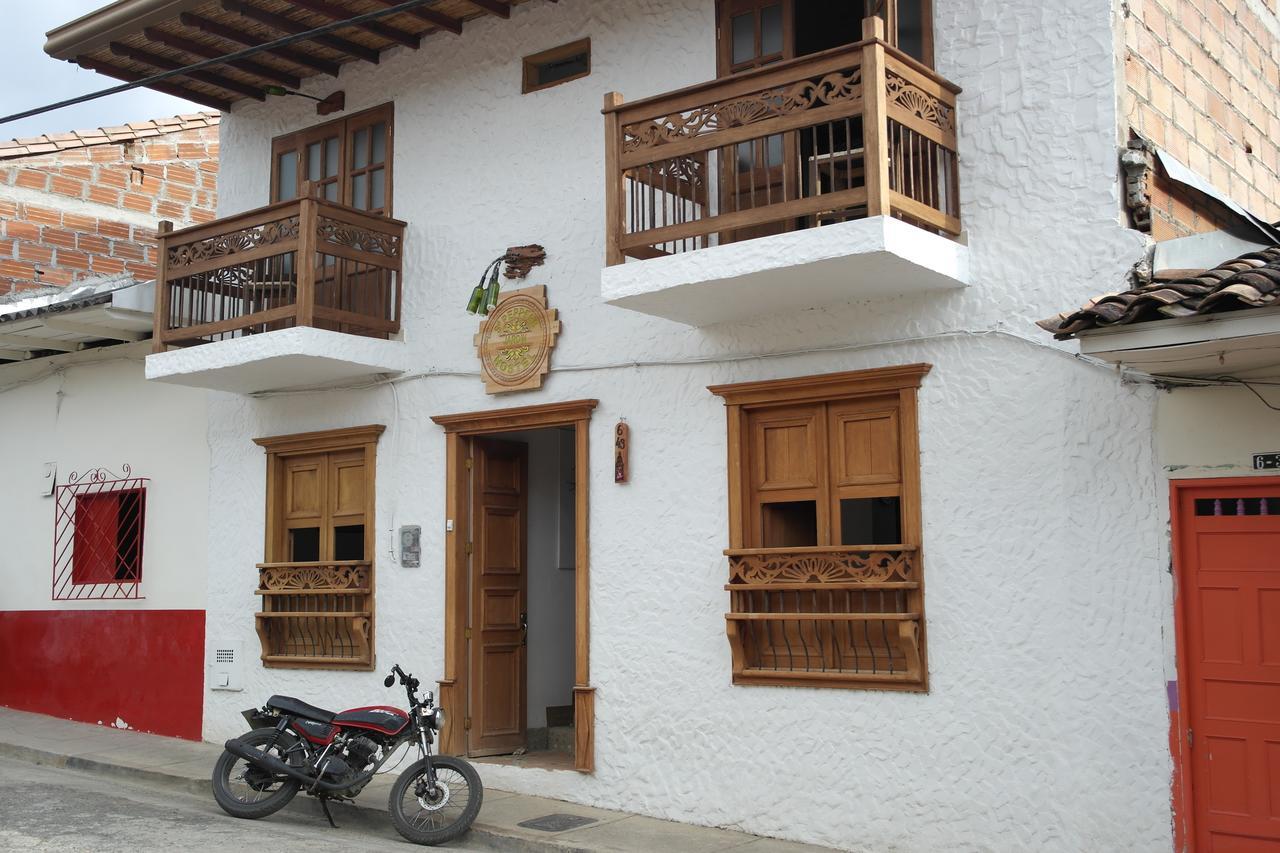 Sergeant Pepper'S Hostel Jardin Bagian luar foto