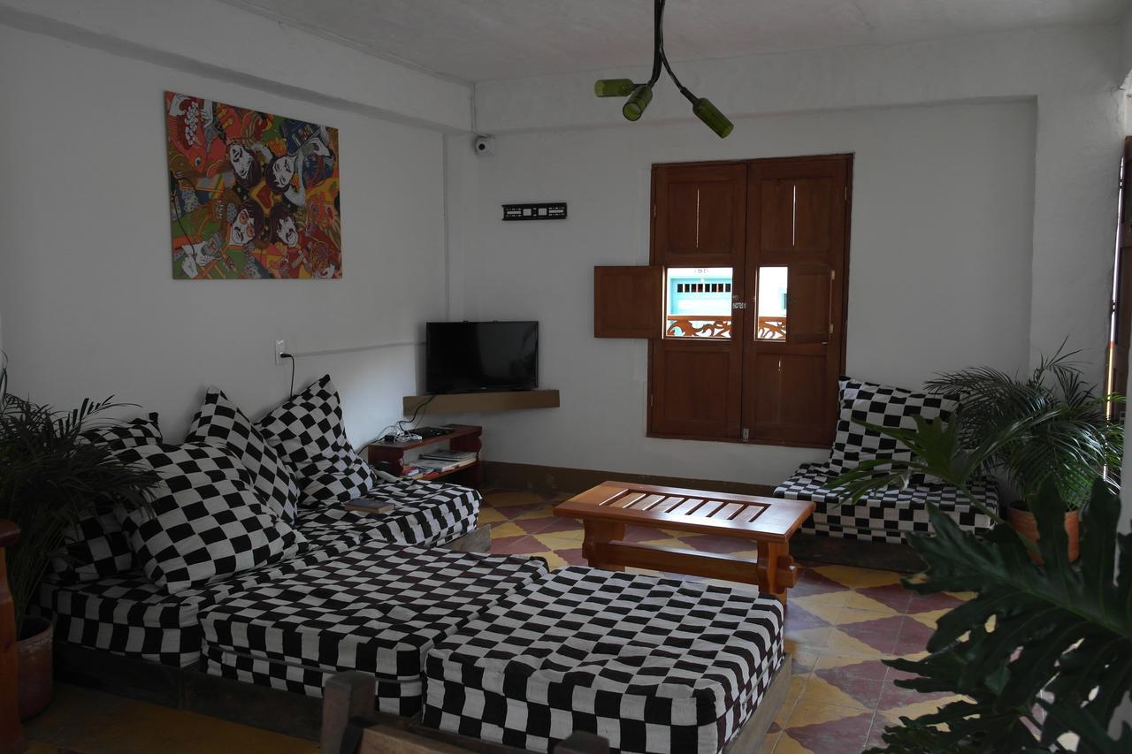 Sergeant Pepper'S Hostel Jardin Bagian luar foto