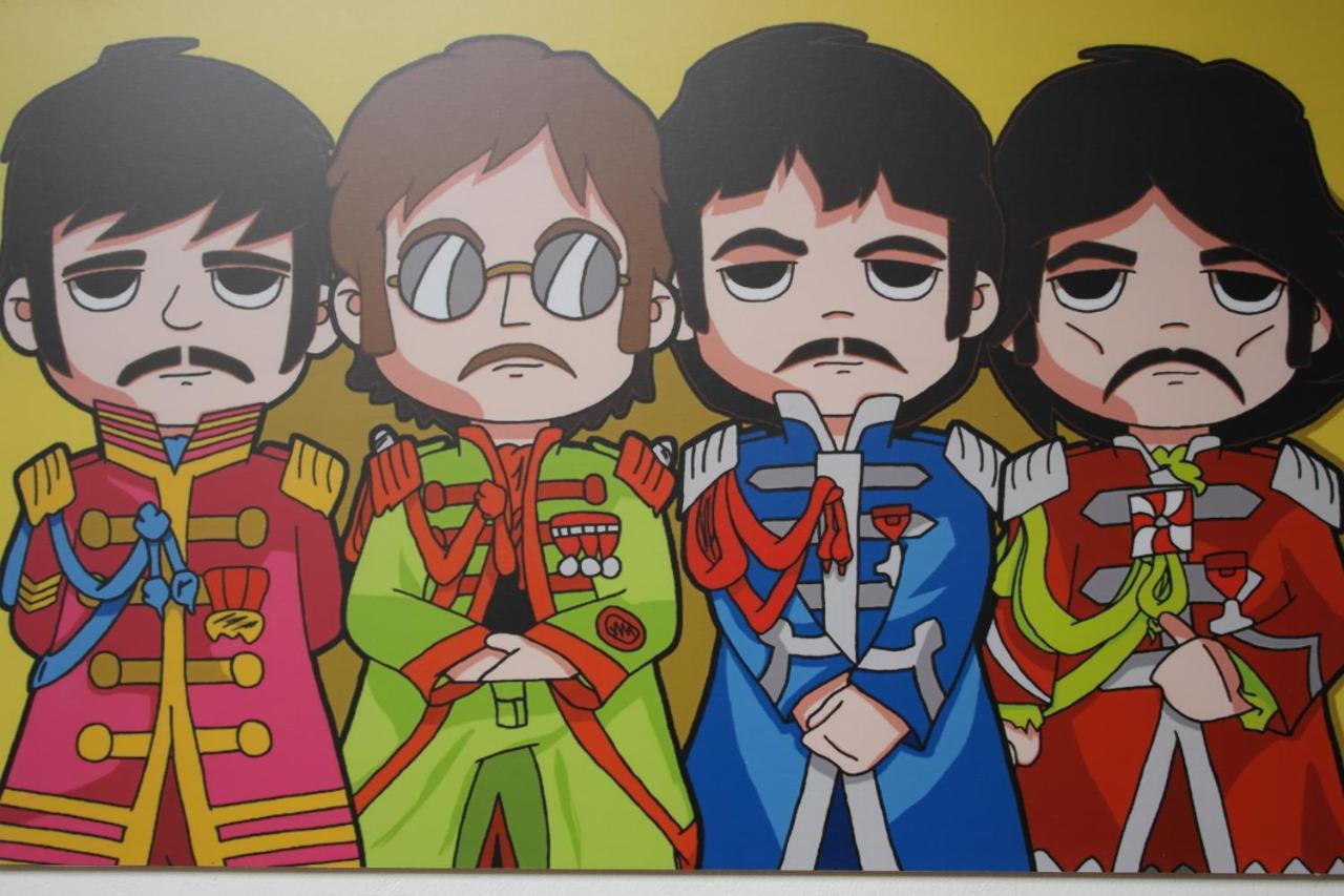 Sergeant Pepper'S Hostel Jardin Bagian luar foto