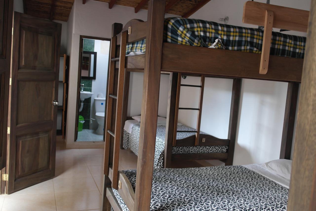 Sergeant Pepper'S Hostel Jardin Bagian luar foto